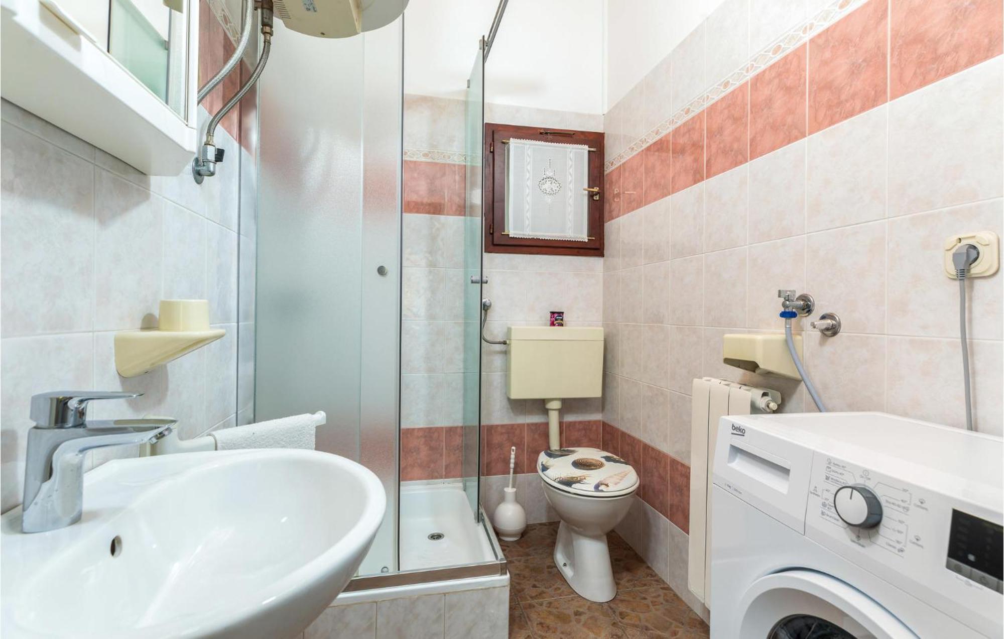 Pet Friendly Home In Fazana With Kitchen المظهر الخارجي الصورة